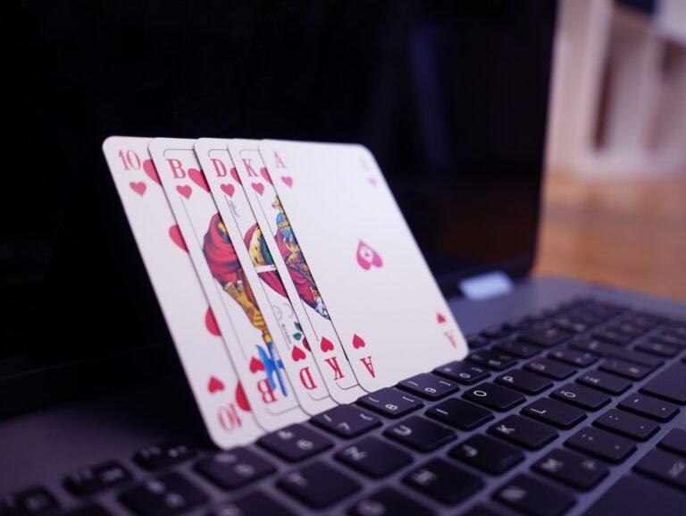 Comment devenir un As du poker en ligne ?
